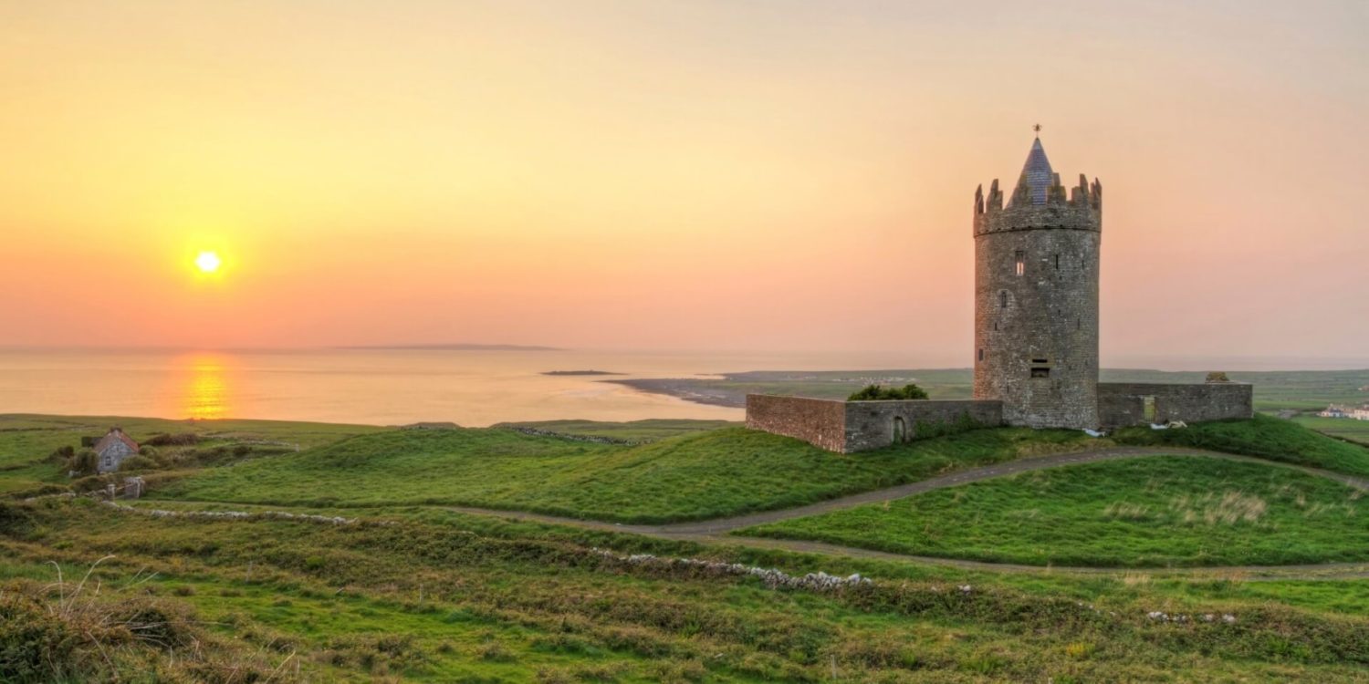 ireland Doonagore castle slider